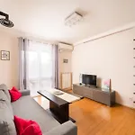 Marywilska 67 Inviting Apartment